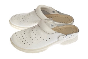 Key Considerations in Choosing Shoes for Restaurant Employees